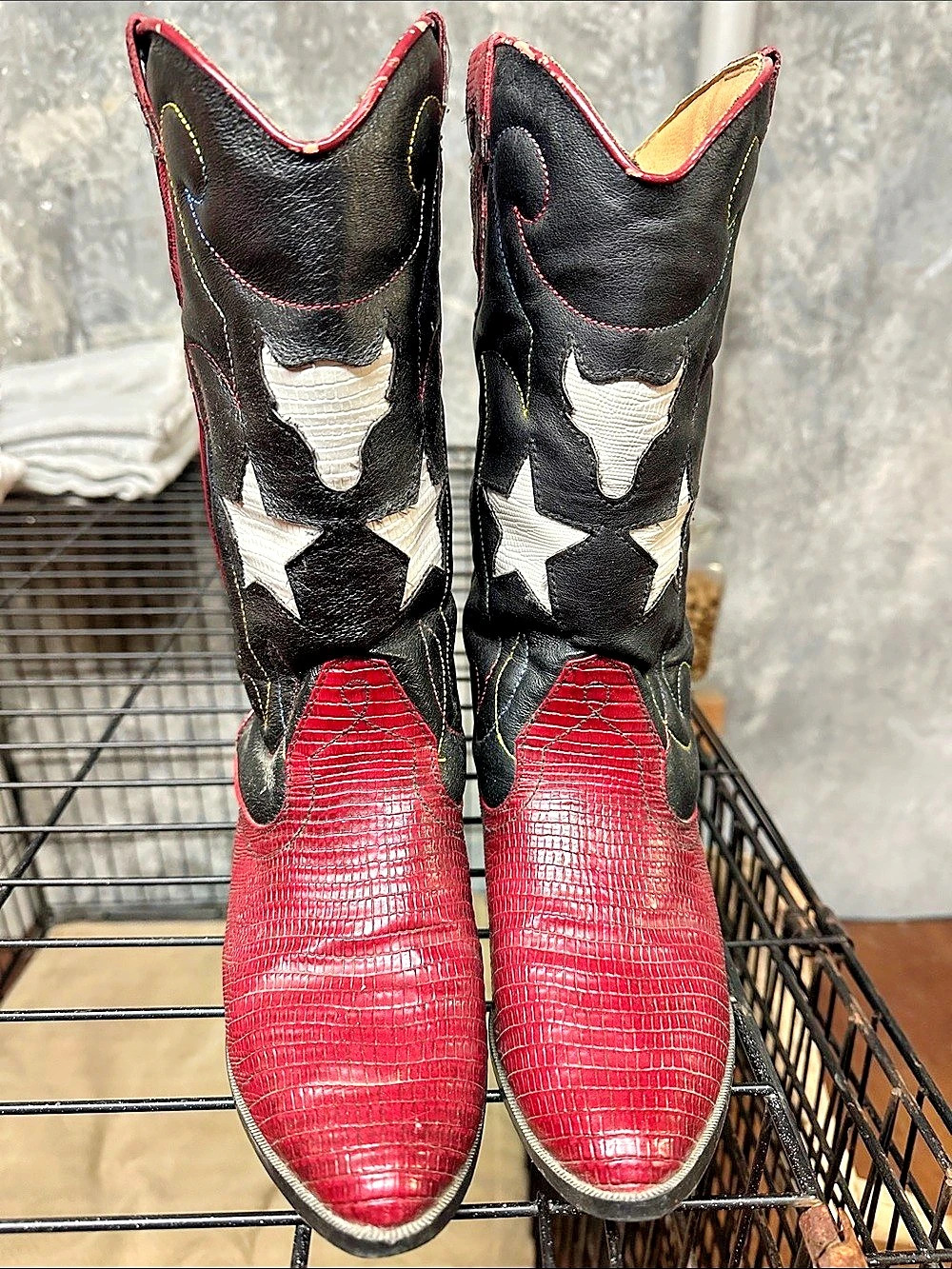 Women's Red & Black Western Boots Like New